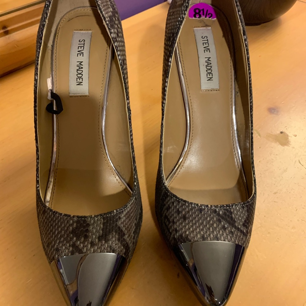 Steve Madden Textured Brown Heels with Metallic Tips